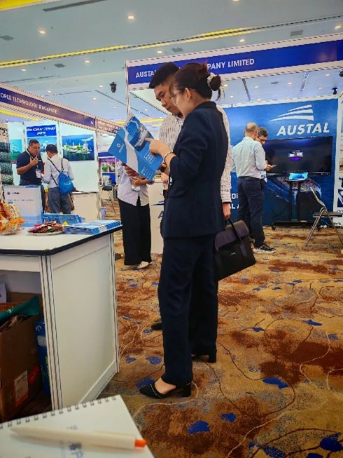 Vietnam Expo With Customer-1